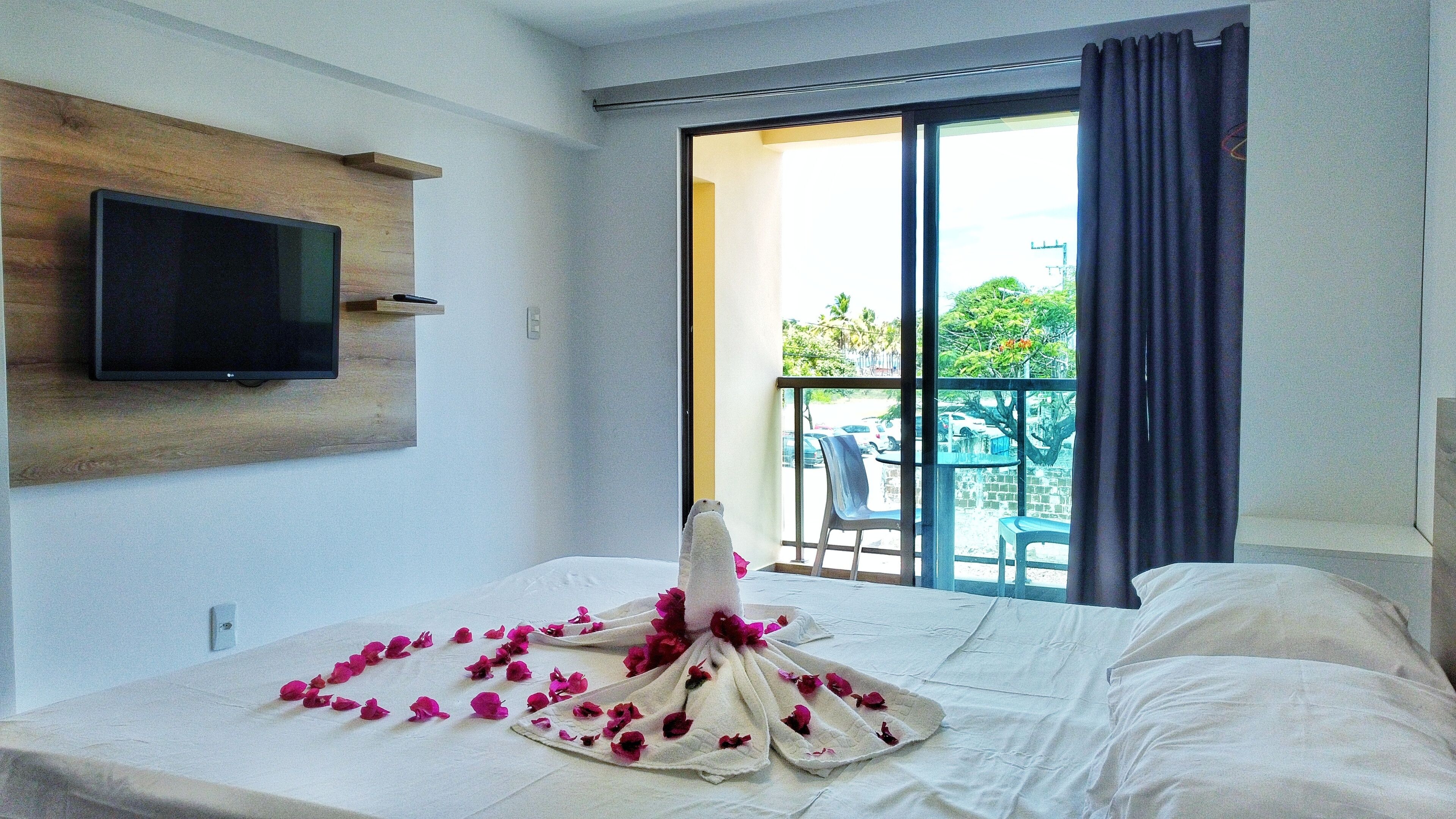 Deluxe Double or Twin Room | Individually furnished, laptop workspace, blackout drapes, free WiFi