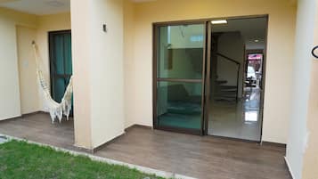 Duplex Quadruplo | Individually furnished, laptop workspace, blackout drapes, free WiFi