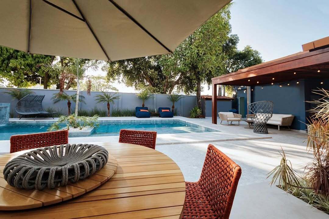 حمّام سباحة خارجي