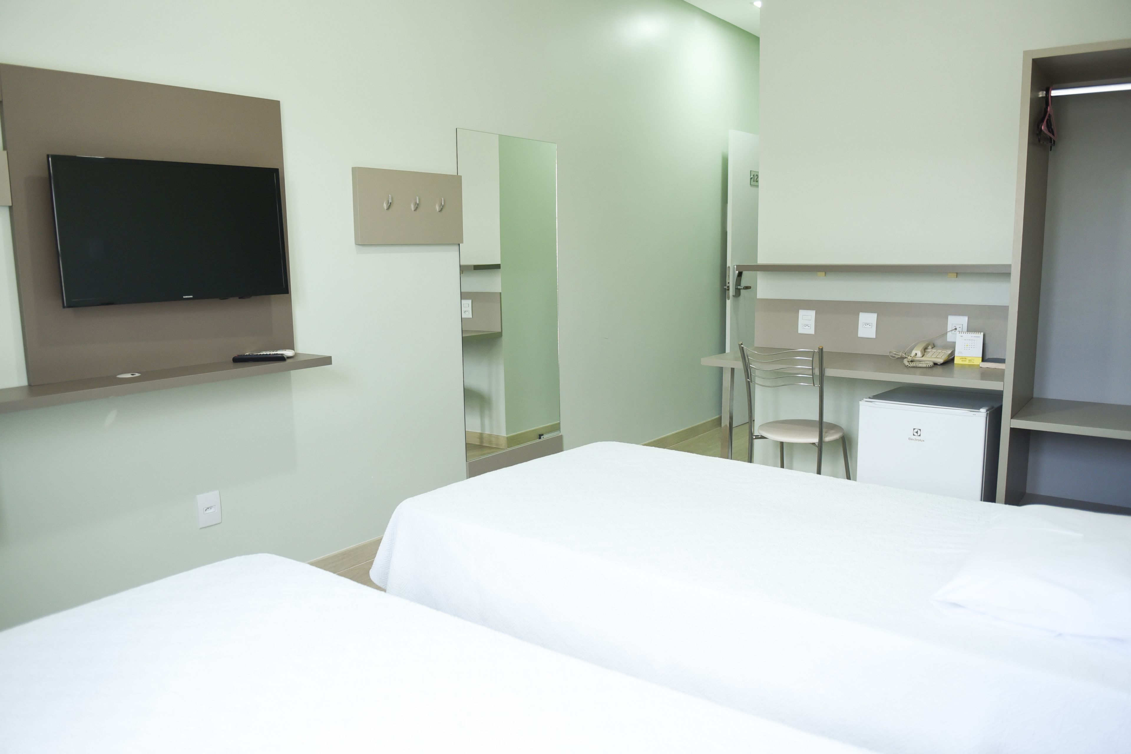 Deluxe Twin Room, 2 Single Beds, Non Smoking, Private Bathroom | Minibar, desk, laptop workspace, blackout curtains