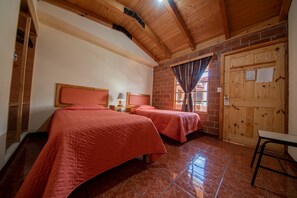 Double Room | Desk, free WiFi, bed sheets