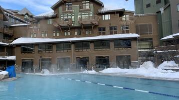 AuĂenpool, beheizter Pool