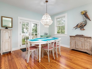 Dining - Flip Flop Lagoon | Private Pool and Spa Oasis (Tybee Island)
