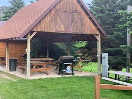 Área de parrillas y picnic