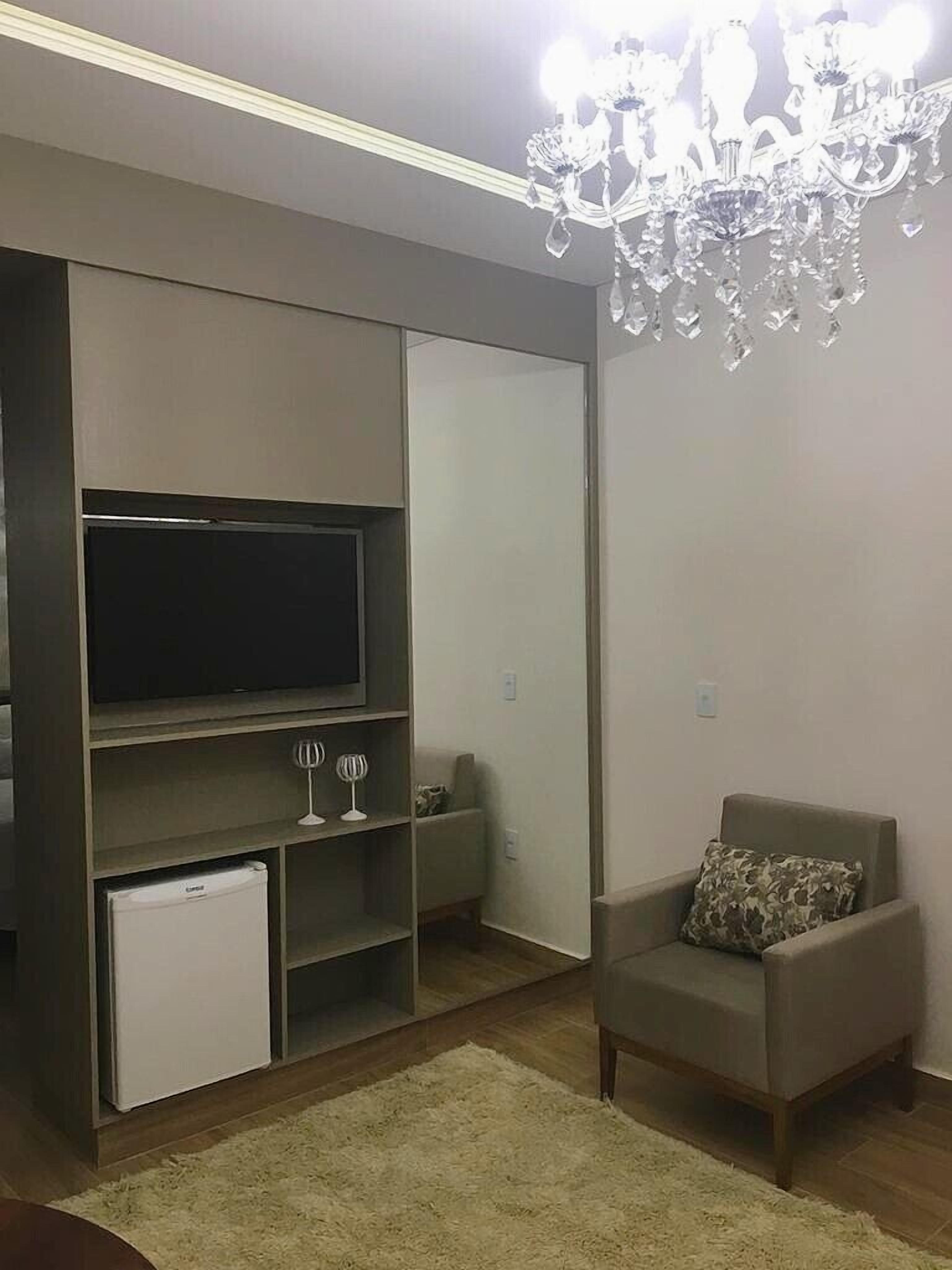 Suite | Minibar, desk, free WiFi, bed sheets