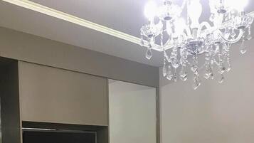 Suite | Minibar, desk, free WiFi, bed sheets