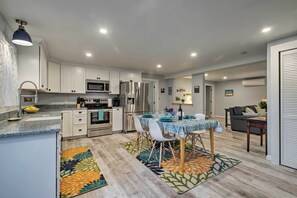 Fridge, microwave, stovetop, dishwasher - Martha's Vineyard Apt ~ 1 Mile to Inkwell Beach! (Vineyard Haven)