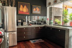 Mini réfrigérateur, micro-ondes dans l'espace commun, lave-vaisselle