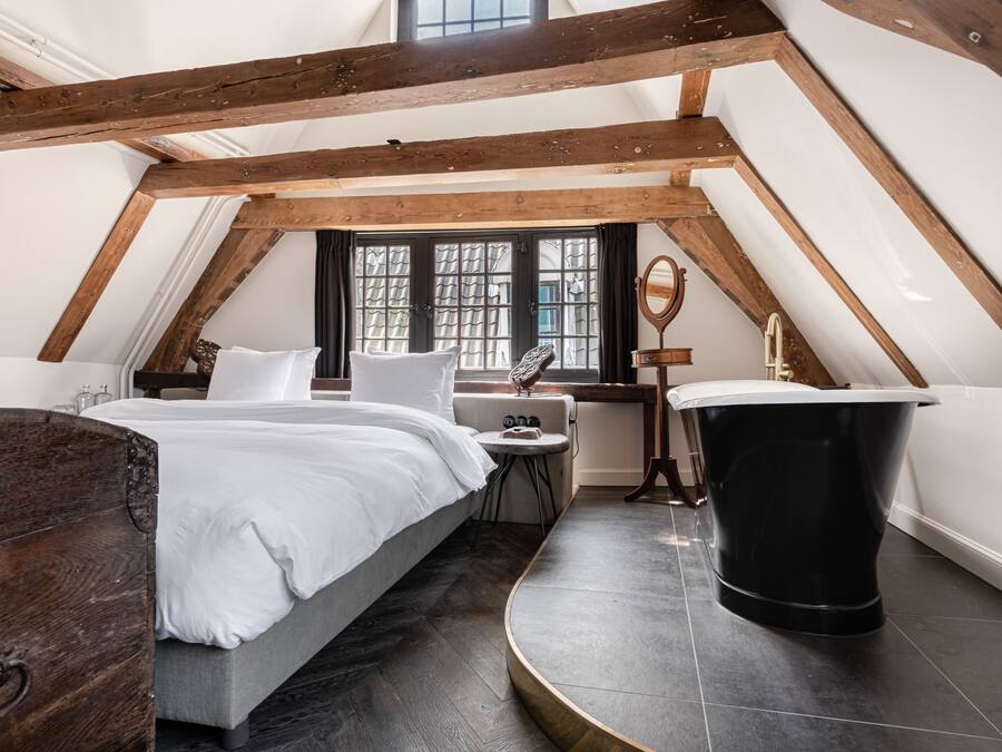 Loft (The Miller) | Premium bedding, in-room safe, desk, WiFi (free)