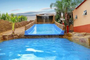 Utomhuspool