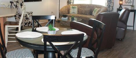 Smart TV, streaming services, music library, video library