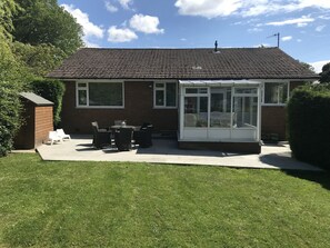 تناول الطعام بالخارج