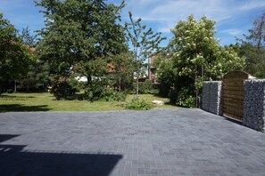 المنطقة المحيطة بالمنشأة