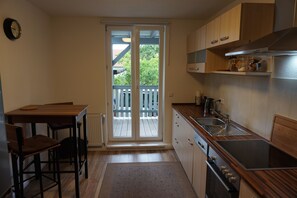 Kühlschrank, Ofen, Herdplatte, Geschirrspüler