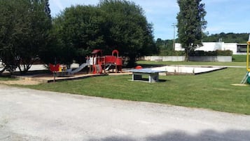Children’s play area – outdoor