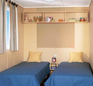 Mobile Home, 3 chambres | Fer et planche à repasser, lits bébé (gratuits)