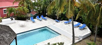 Cozy Quiet 3rd floor 1 Bedroom condo next to Philipsburg