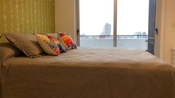 Apartemen | Didekorasi berbeda-beda, tirai kedap cahaya, dan kedap suara