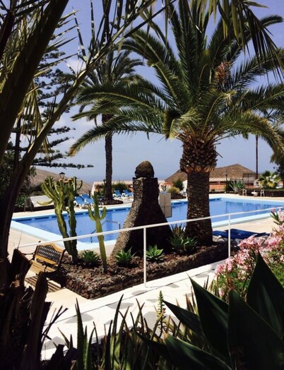 Un oasis idílico en el sur de Tenerife entre montañas y vistas al mar.