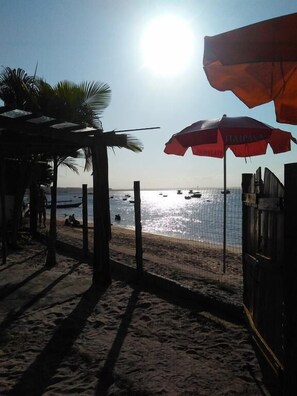 Una spiaggia nelle vicinanze