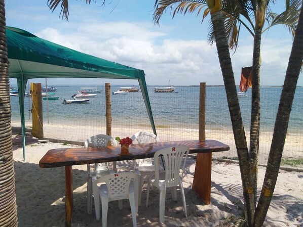 Una spiaggia nelle vicinanze
