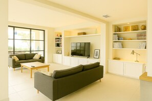 Smart-TV, Bücher, Computerbildschirme, Drucker