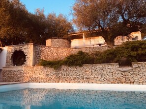 Outdoor pool, an infinity pool