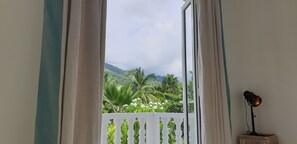 Interior - Luxury 3 bedroom villa with private pool and direct beach access (Beau Vallon)