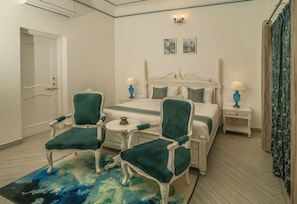 5 bedrooms, iron/ironing board, free WiFi, bed sheets