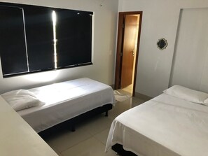 Comfort Triple Room | Free WiFi, bed sheets - Palmas Hostel (Palmas)