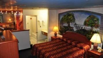 King Jacuzzi Non-Smoking | 1 bedroom, desk, iron/ironing board, free WiFi