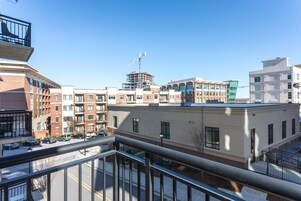 Apartamento, 2 habitaciones | Vistas del balcón