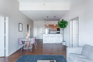 Deluxe Two Bedroom (Self Check-in with Virtual Front Desk) | Living area