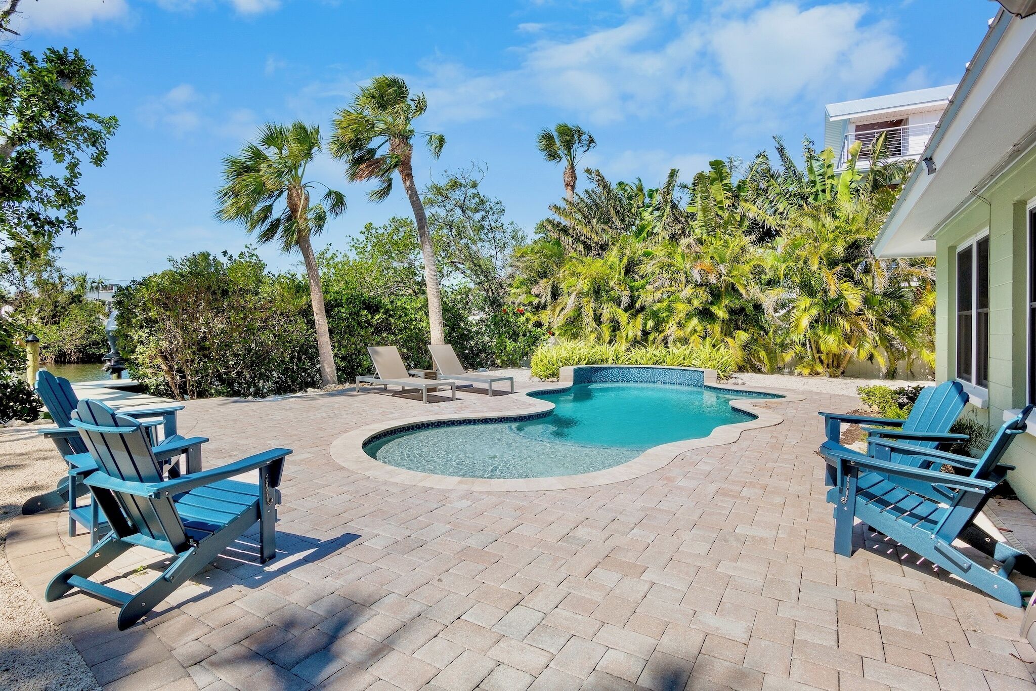 Een verwarmd zwembad