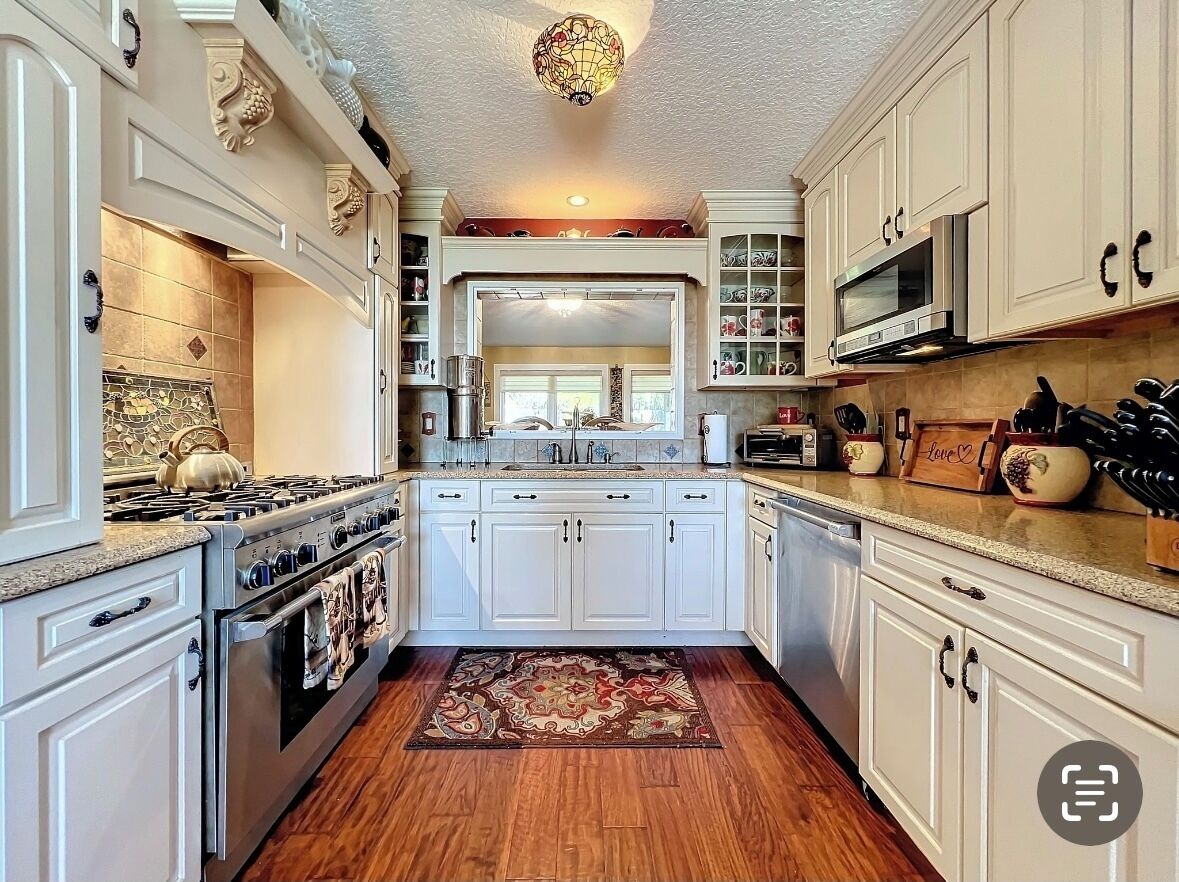 Fridge, microwave, coffee/tea maker, electric kettle