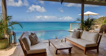 5 bedroom villa with pool in stunning clifftop location next to gorgeous beach