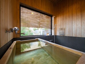 Private Vacation Home | Bathroom | Separate tub and shower, free toiletries, hair dryer, slippers - Uchiko - Inn Cocoro (Uchiko)