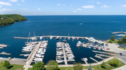 101 | Luxury | Downtown Sister Bay