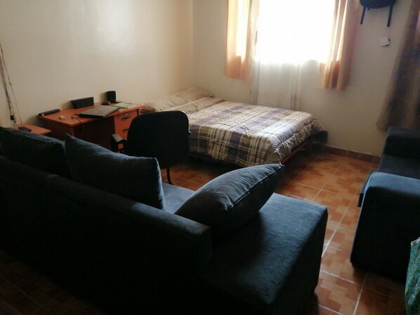 1 Schlafzimmer, Schreibtisch, WLAN