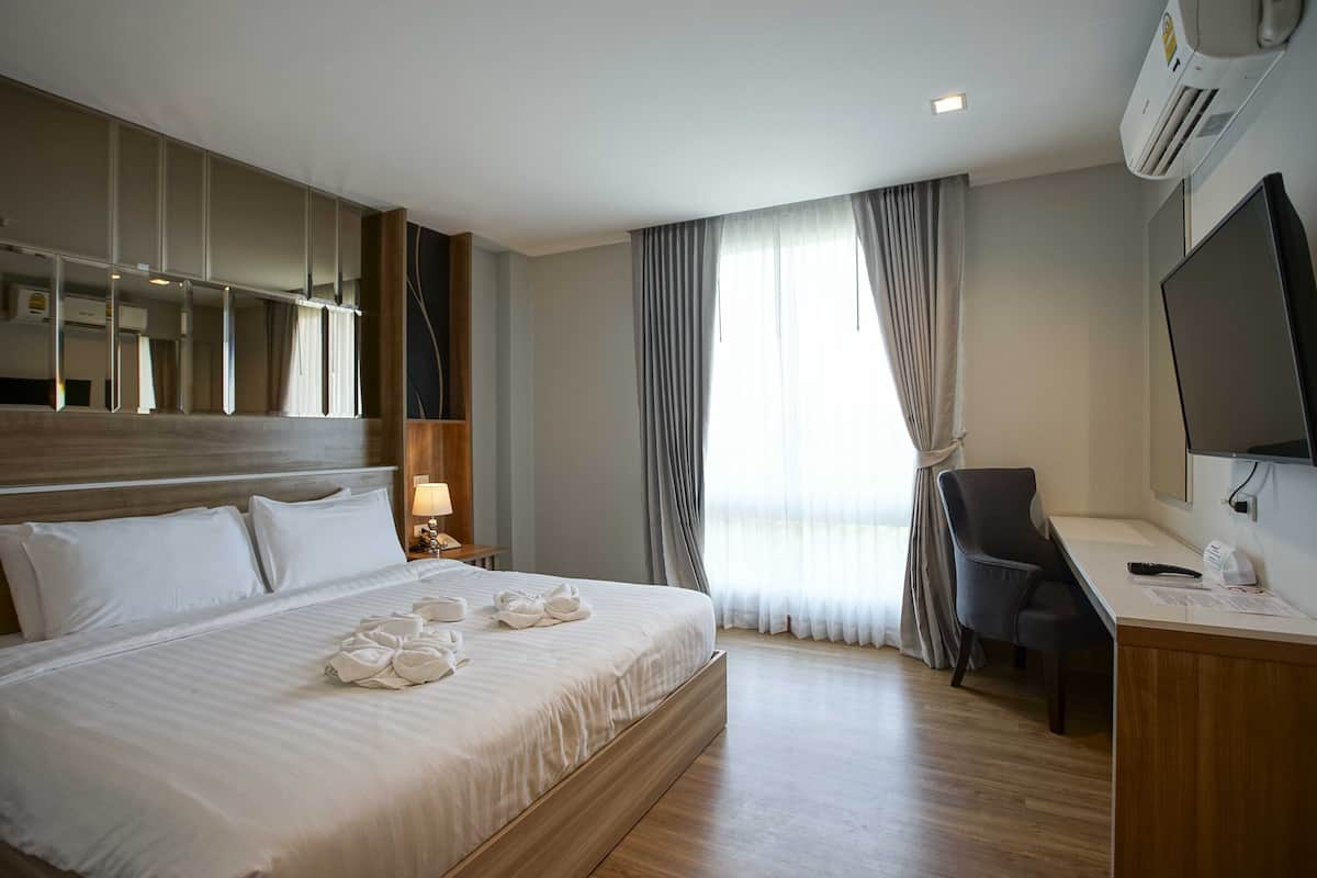 Standard View | 1 kamar tidur, seprai premium, minibar, dan brankas