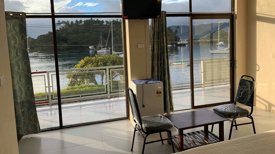 Bay View Barbers Lodge