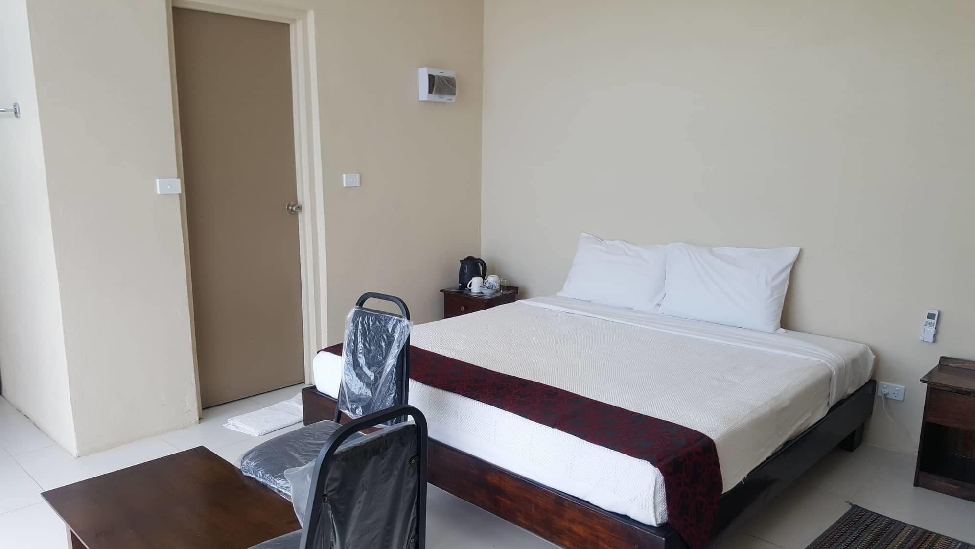 King Suite with Seaview | Minibar, soundproofing, bed sheets