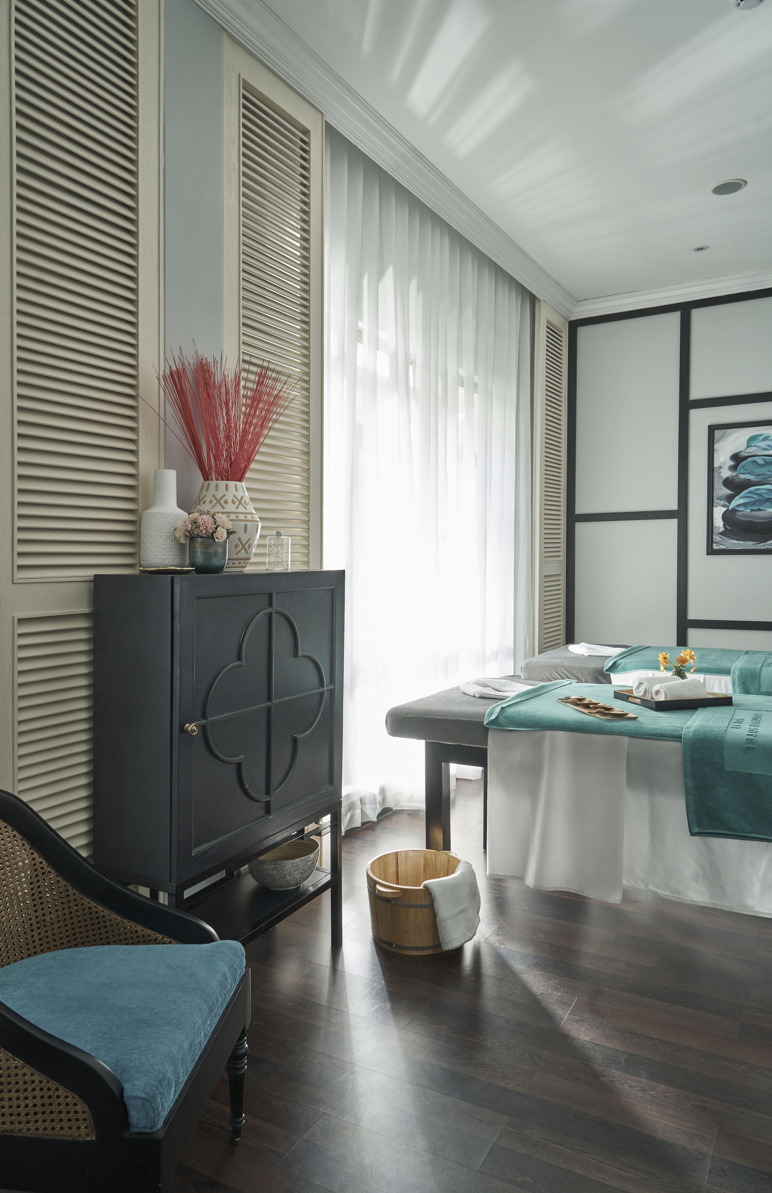 couples treatment room(s), body treatments, hot stone massages