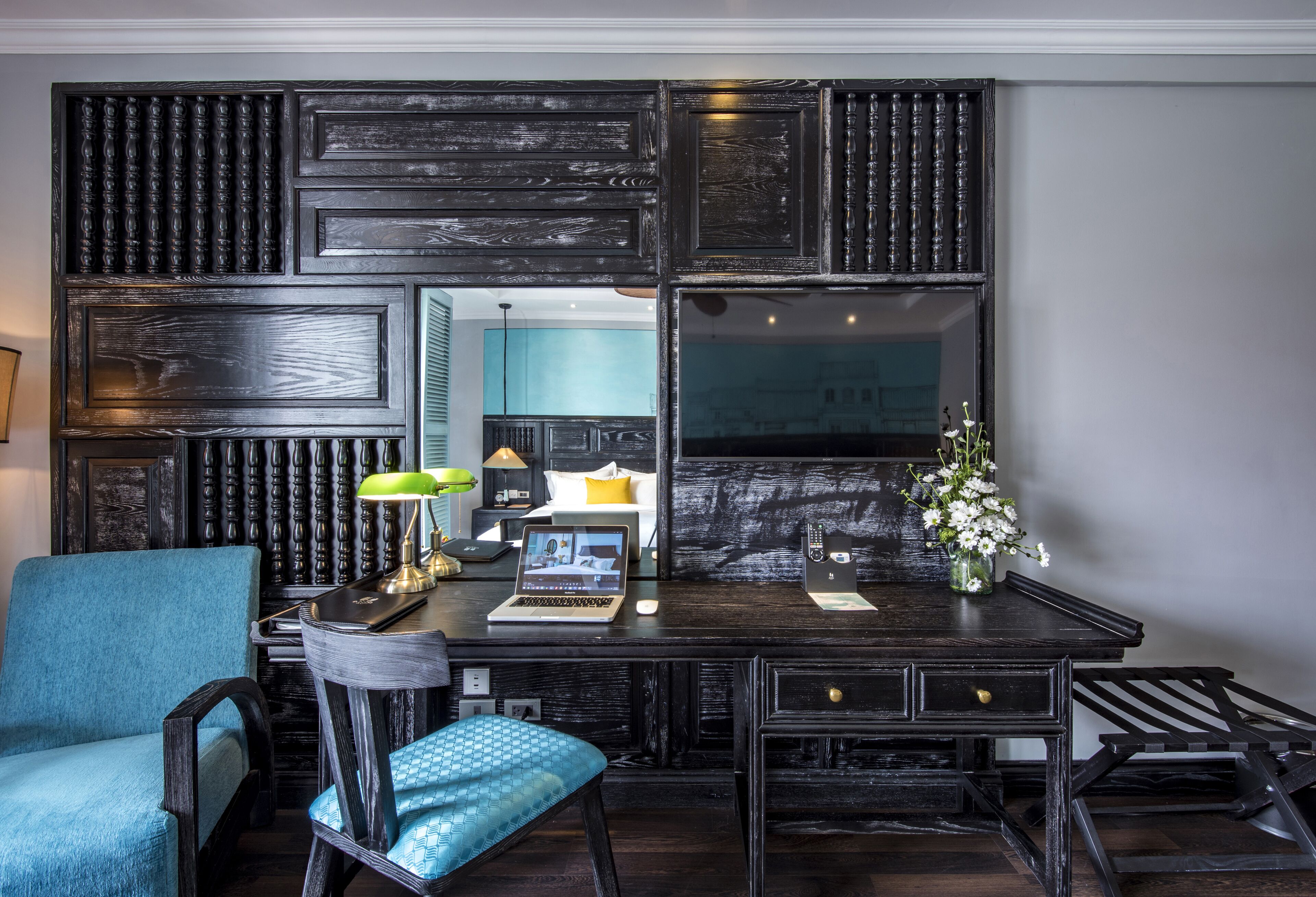 family room | 1 bedroom, minibar, in-room safe, desk