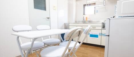 Apartamento standard | Opções para refeição no quarto