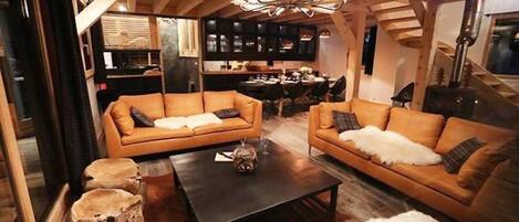 薄型テレビ、DVD プレーヤー