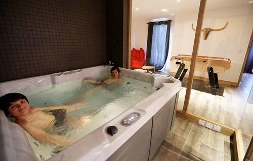 Bains À Remous + Terrasse | Chalet Privé