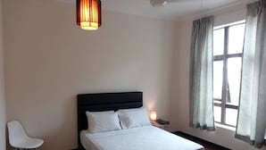 Comfort Suite | Iron/ironing board (on request), WiFi (free), bed sheets - Batu Ferringhi Homestay (George Town)