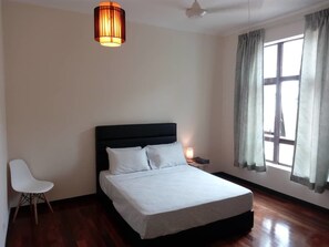 Iron/ironing board, free WiFi, bed sheets - Batu Ferringhi Homestay (George Town)