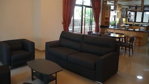 Living area - Batu Ferringhi Homestay (George Town)